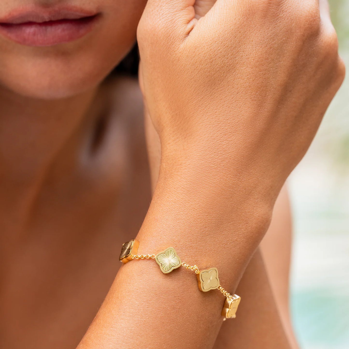 Noiré Clover Bracelet