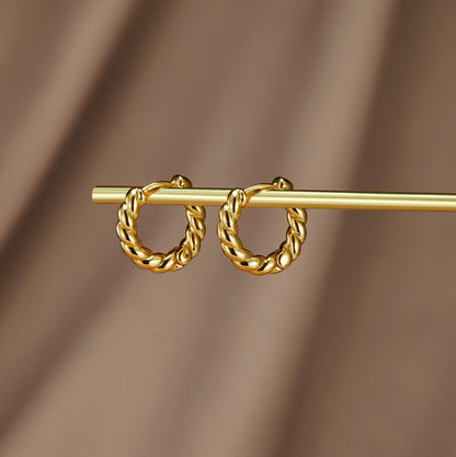Tiny Twist Earings